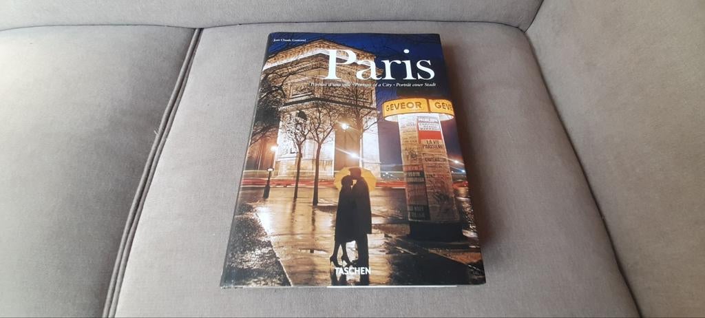 Hardcover boek Paris - Portrait of a City van Taschen, Boeken, Ophalen of Verzenden, Zo goed als nieuw, Overige onderwerpen, Taschen