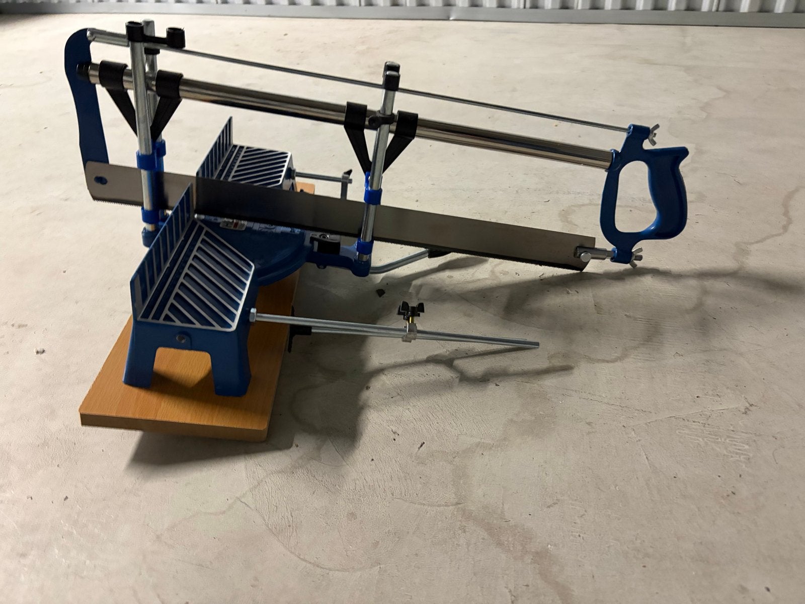 HBM Machines Afkortzaag - Zo goed als nieuw, Ophalen, Zo goed als nieuw, Afkortzaag, 30 tot 70 mm