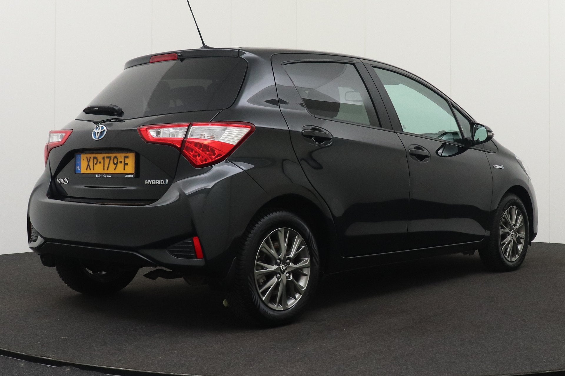 Toyota Yaris 1.5 Aut. Hybrid Dynamic Camera Climate Navi Pri, Euro 6, 4 cilinders, Zwart, Origineel Nederlands