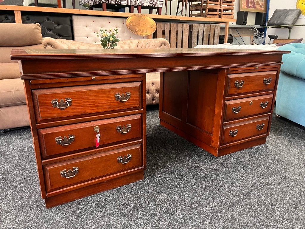 ((( Chesterfield Maarssen )))  Prachtig Chesterfield Bureau, Ophalen, Gebruikt, Hout, 180 cm