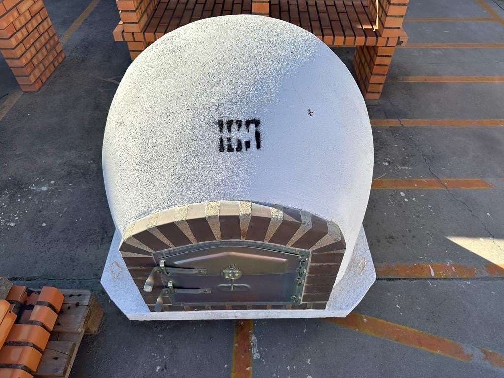 Foto 4 van Portuguese buitenkeuken met BBQ en Pizzaoven - Nieuw