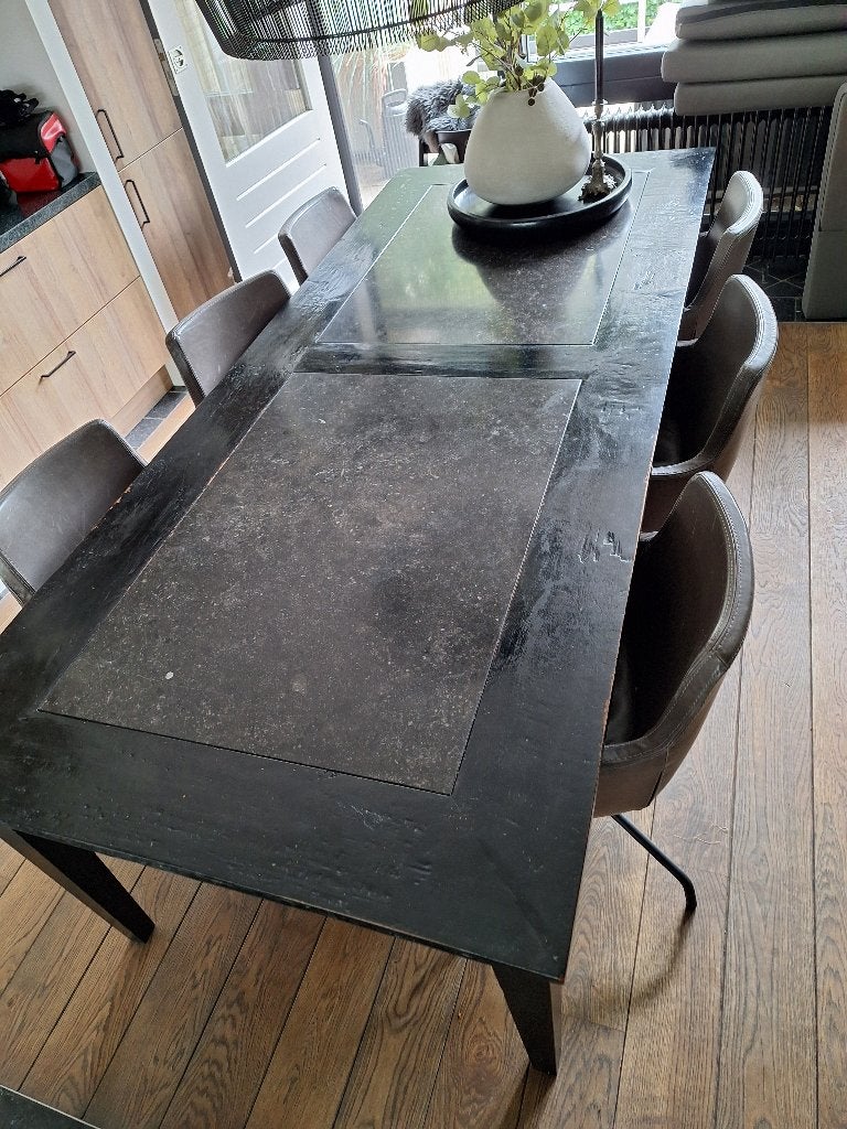 eettafel, zwart, hout met twee platen hardsteen, Huis en Inrichting, Tafels | Eettafels, Ophalen, Gebruikt, 100 tot 150 cm, 200 cm of meer
