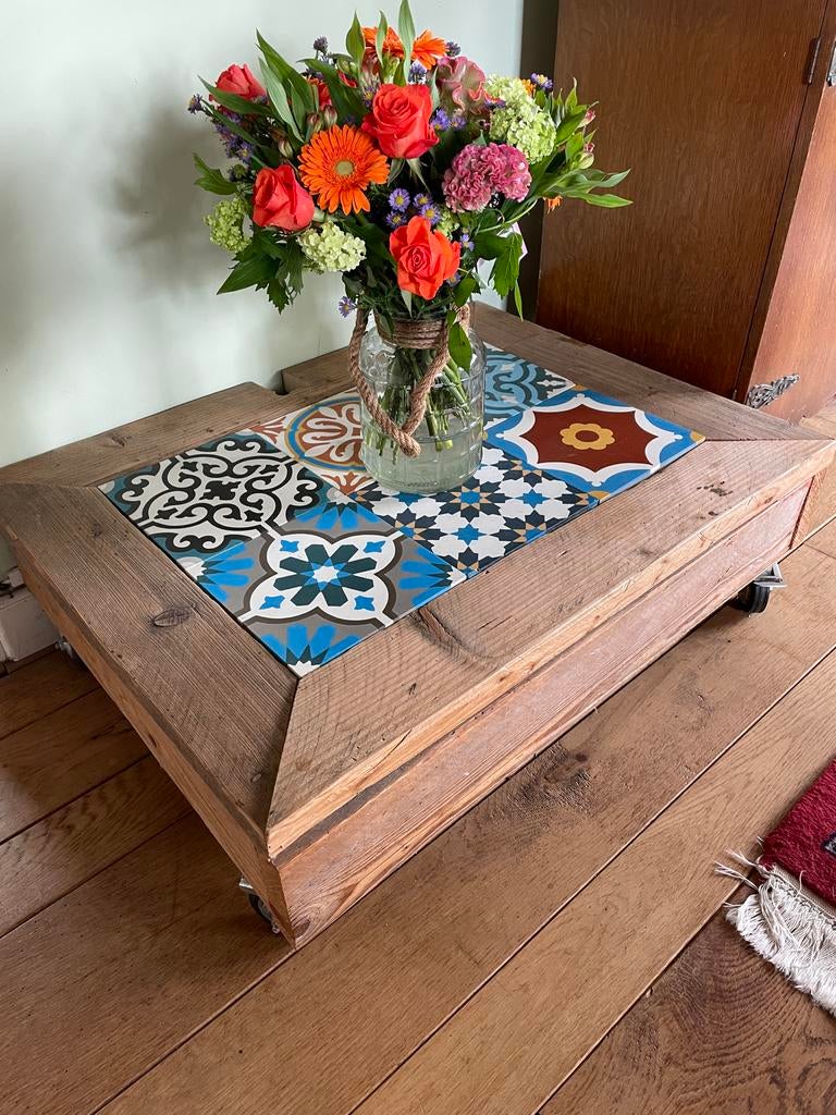 Unieke handgemaakte salontafel met portugese tegels, Ophalen, Minder dan 45 cm, Gebruikt, 75 cm of meer