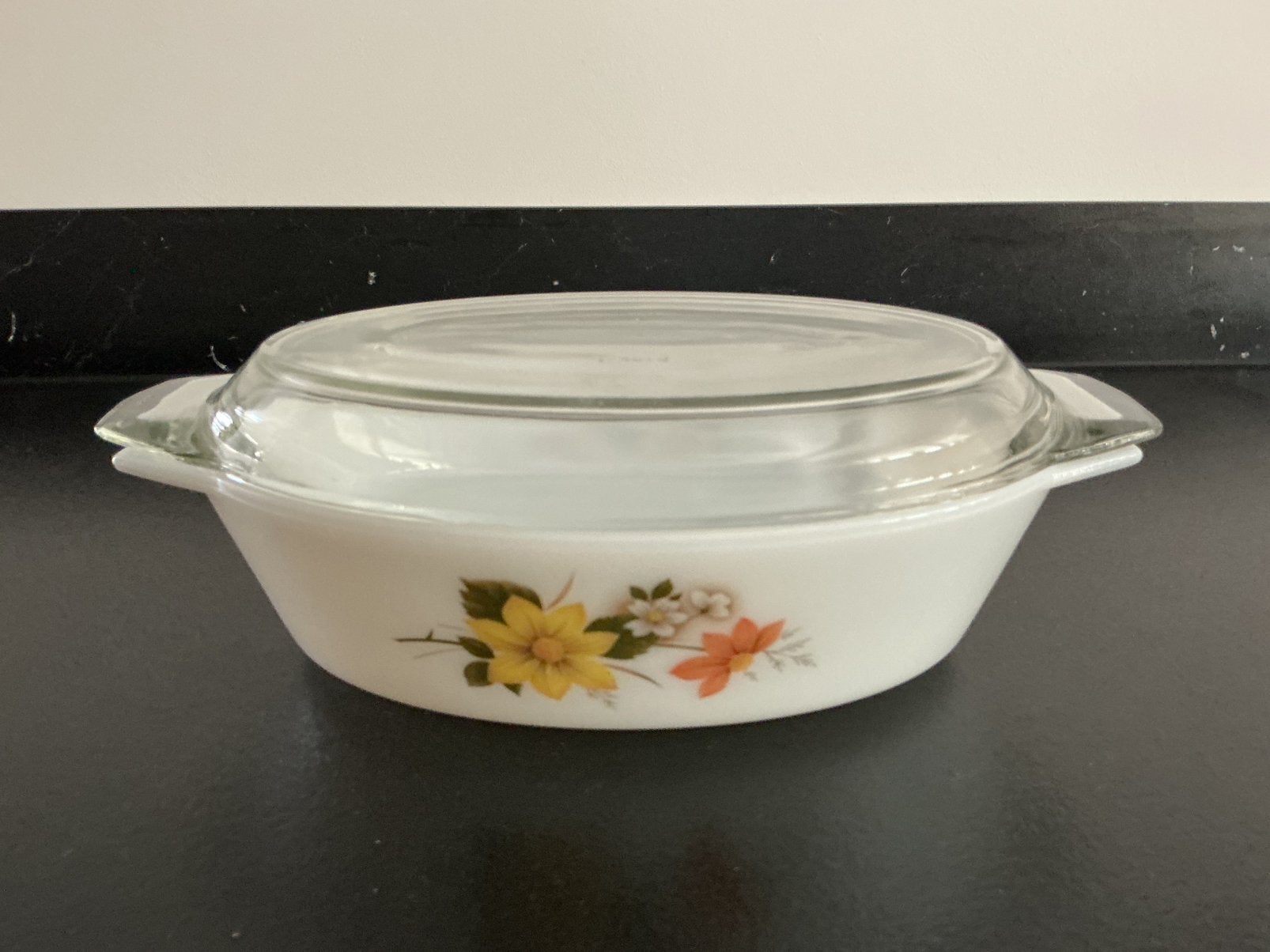 Vintage Pyrex ovenschaal met deksel, Ophalen of Verzenden, Zo goed als nieuw, Overige materialen, Overige typen