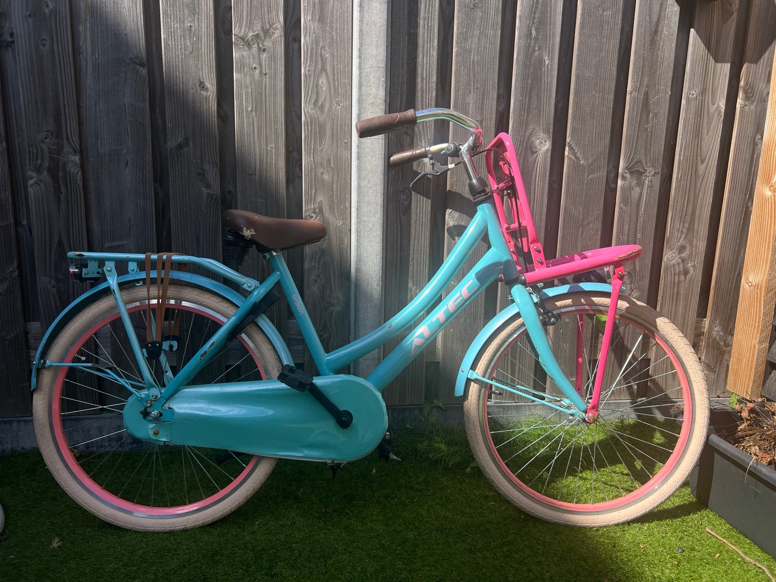 Altec kinderfiets 24 inch - turquoise/roze (opknapper), Ophalen, Gebruikt, Terugtraprem, 24 inch