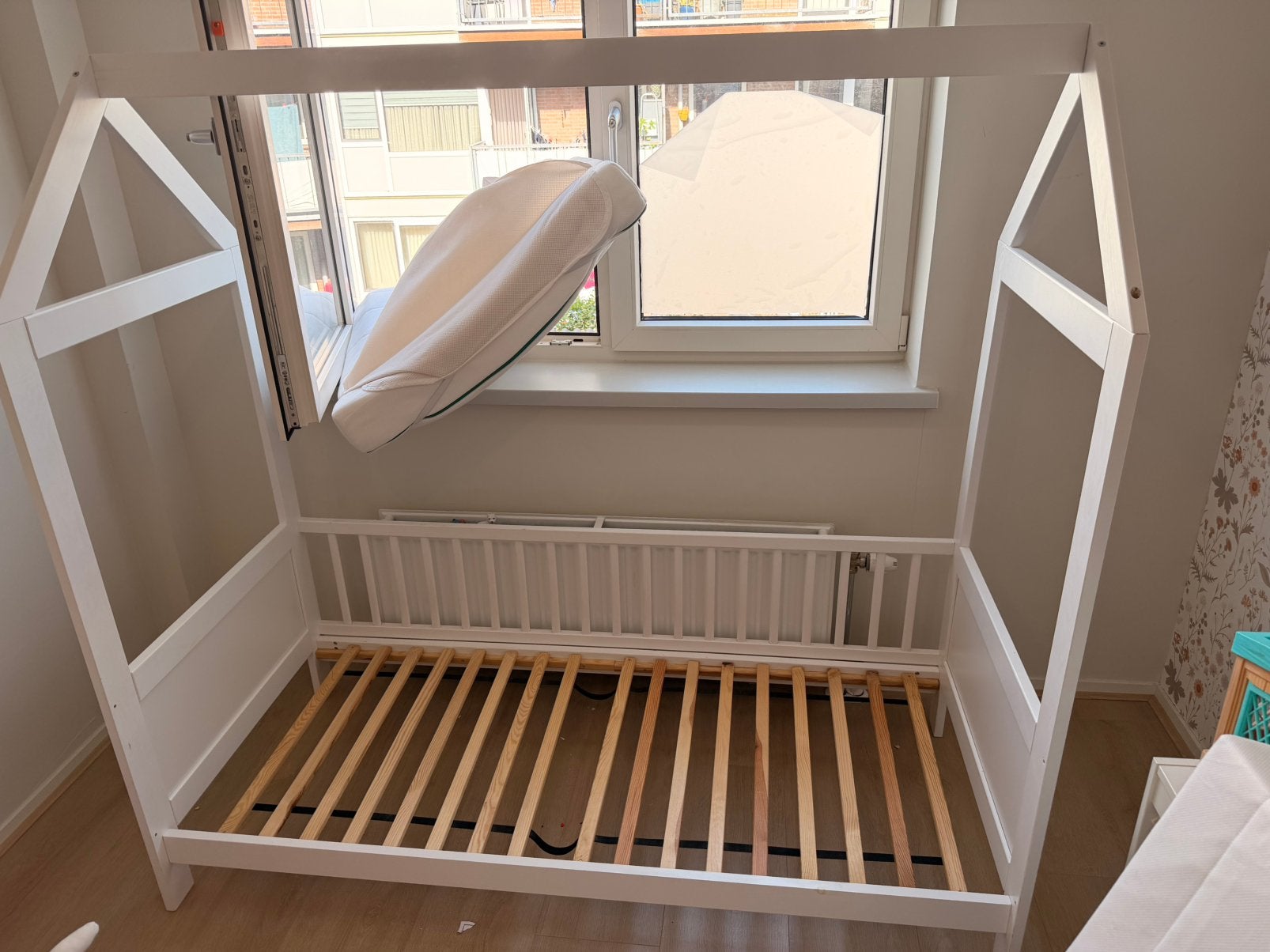 Peuter/kleurer bedhuisje, 70 tot 85 cm, Ophalen of Verzenden, Zo goed als nieuw, Minder dan 140 cm