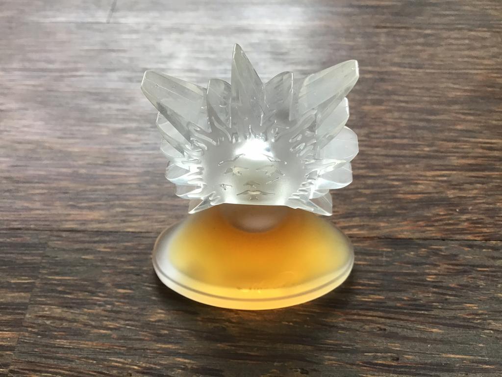Salvador Dali miniatuur parfumflesje, Verzamelen, Parfumverzamelingen, Ophalen of Verzenden, Zo goed als nieuw, Miniatuur
