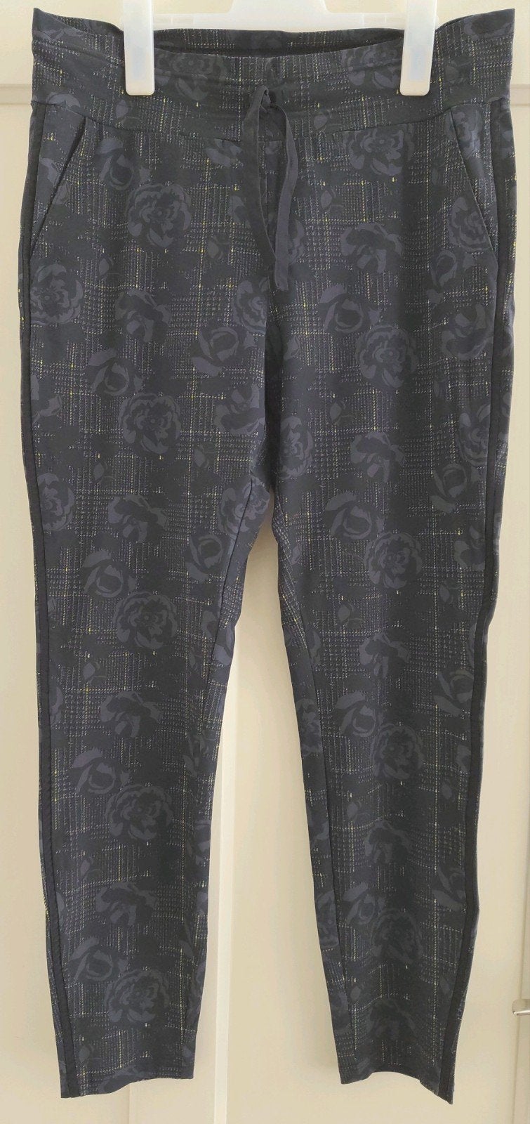 Studio Anneloes broek, zwart met motief, met L, Studio Anneloes, Zwart, Maat 42/44 (L), Ophalen of Verzenden