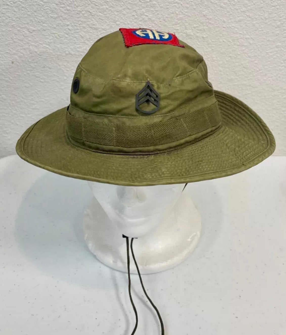 US Army 82nd Airborne Jungle hat Vietnam !!, Ophalen of Verzenden, Landmacht, Amerika, Embleem of Badge