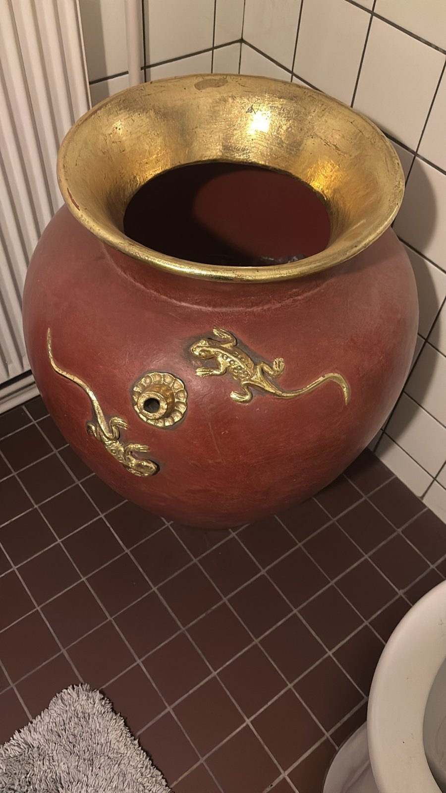 Decoratieve terracotta pot met gouden accenten, Antiek en Kunst, Ophalen