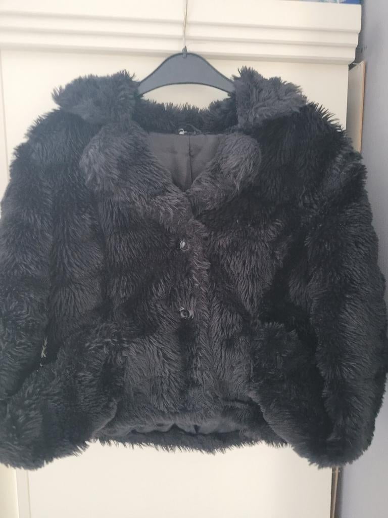 Fake fur jasje m, Maat 38/40 (M), Zwart, Zo goed als nieuw, Bershka