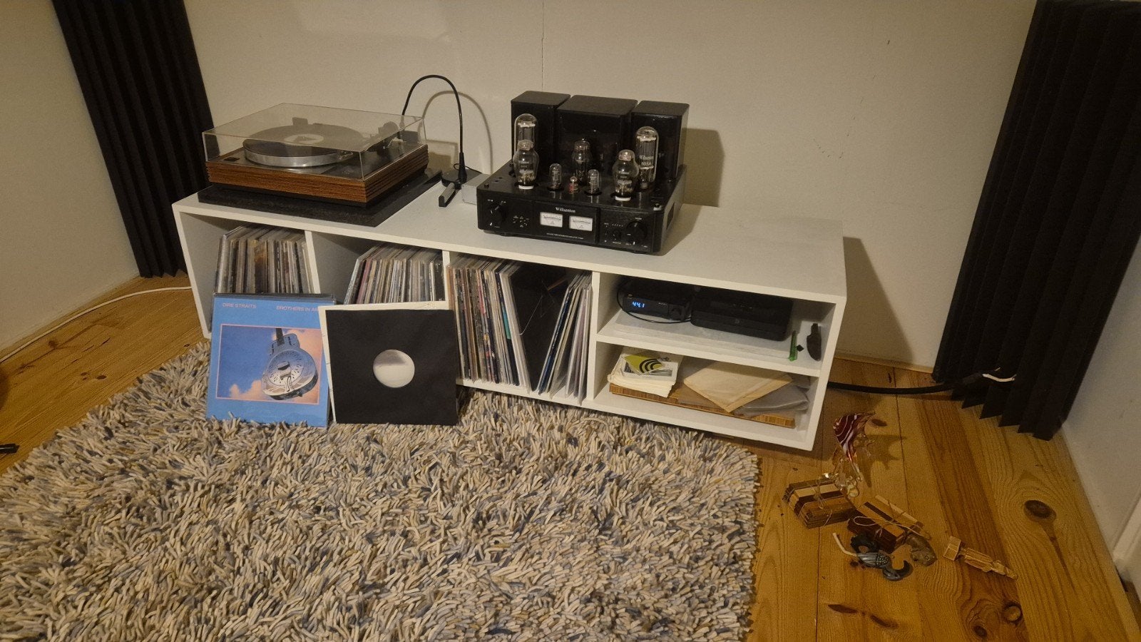Audiomeubel // platenkast, Ophalen, Zo goed als nieuw, 1 bandje