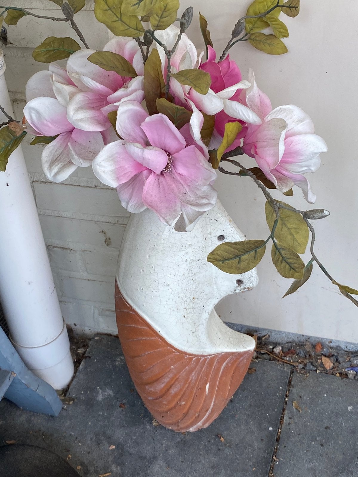 Aparte vaas met kunstbloemen, Ophalen, Gebruikt, Buiten