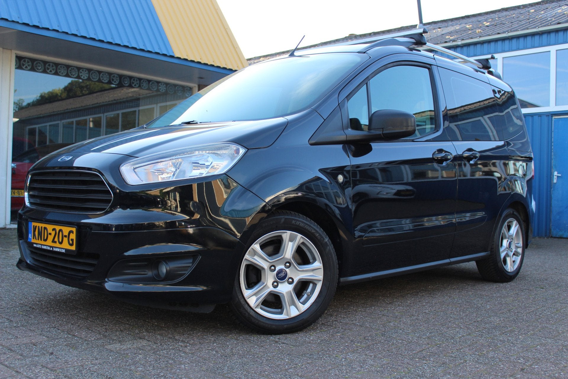 Ford Tourneo Courier 1.0i "Titanium" Clima - Cruise ! 100 Pk, Voorwielaandrijving, Gebruikt, Zwart, Zwart