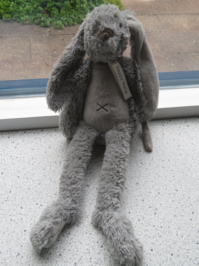 Konijn Rabbit Richie merk Happy Horse grijs met wit staartje, Kinderen en Baby's, Speelgoed | Knuffels en Pluche, Happy Horse