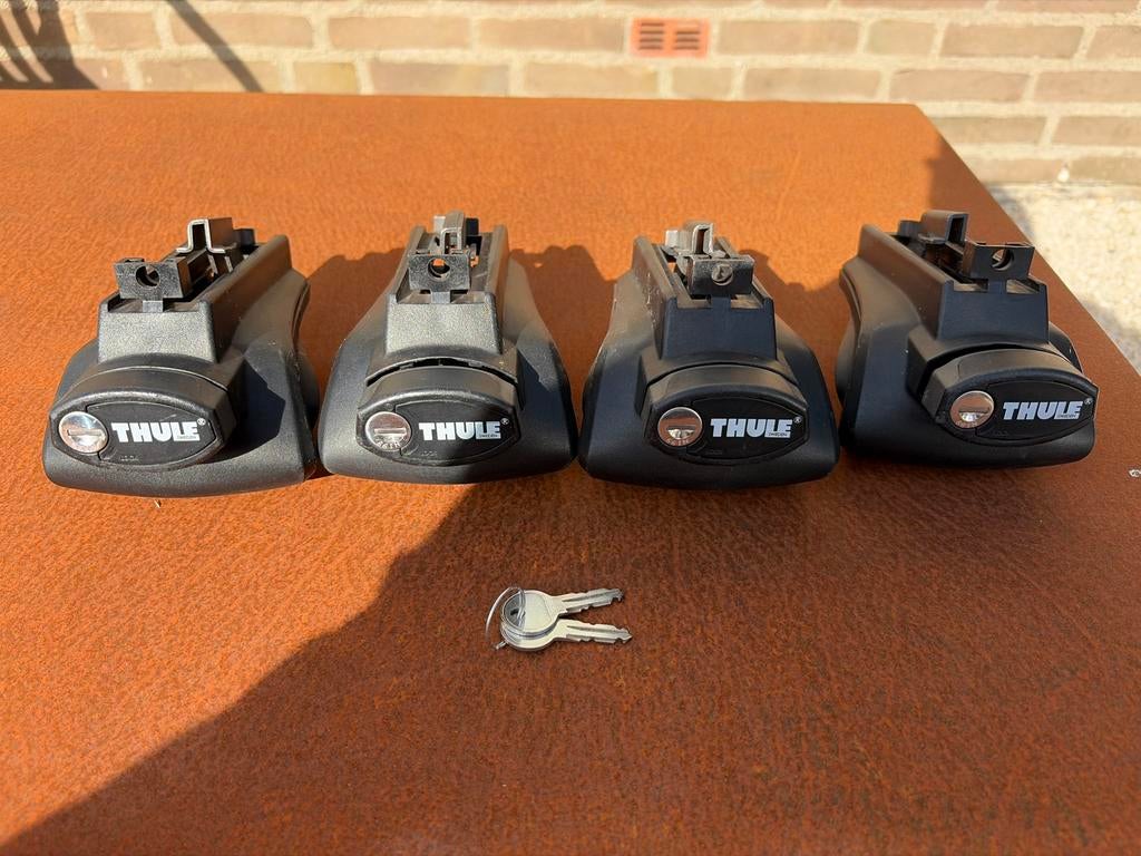 Thule voeten voor dakdragers 757 voor open dakrails, Auto diversen, Dakdragers, Gebruikt, Ophalen of Verzenden