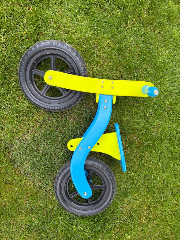 Houten loopfiets voor kinderen - Blauw/Geel, Ophalen of Verzenden, Gebruikt, Minder dan 16 inch