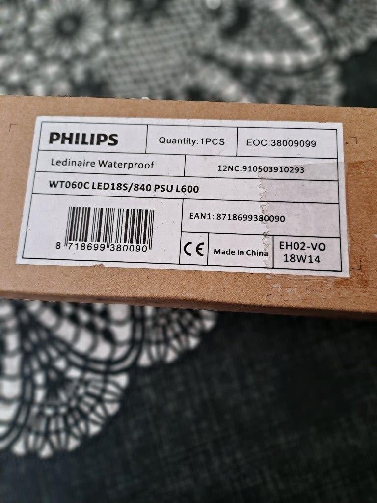 te koop een led lamp  nieuw     en een dubbele tl 60 cm, Ophalen of Verzenden, Nieuw, Overige materialen