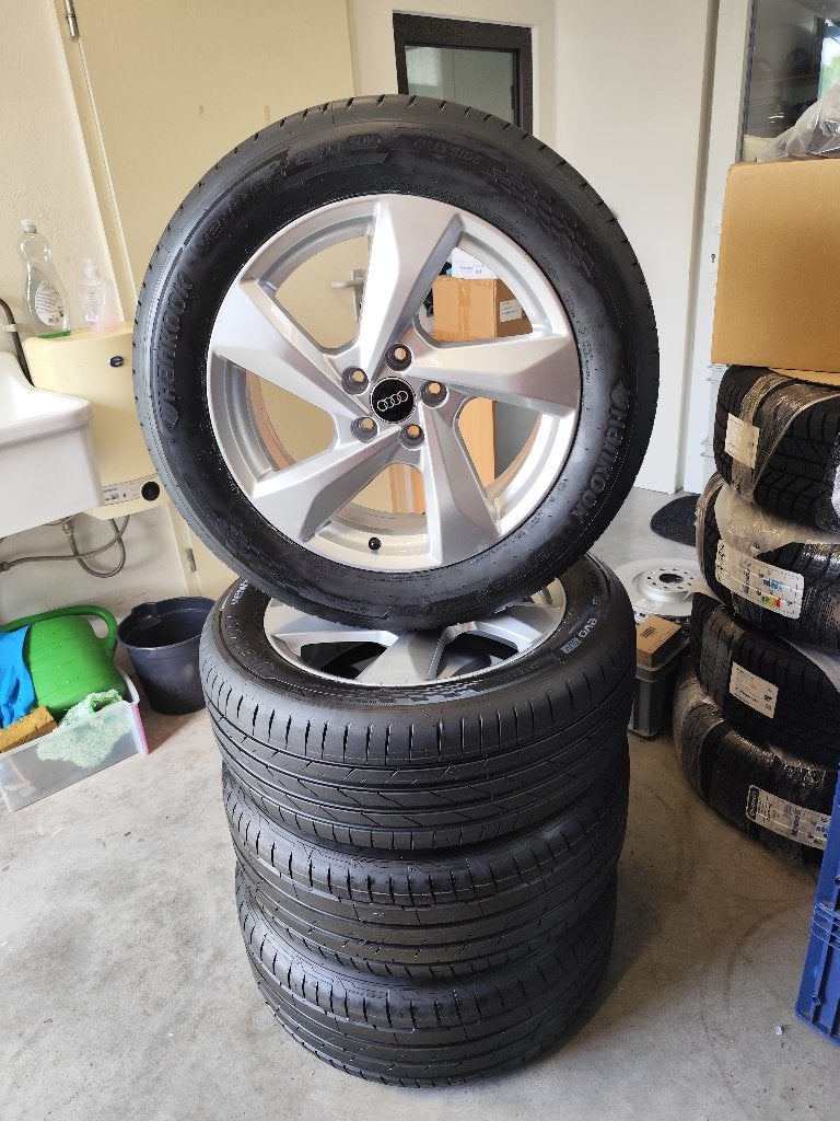 Audi Q3 originele 18 inch velgen met zomerbanden 235/55R18, Auto-onderdelen, Banden en Velgen, Ophalen, 18 inch, Banden en Velgen