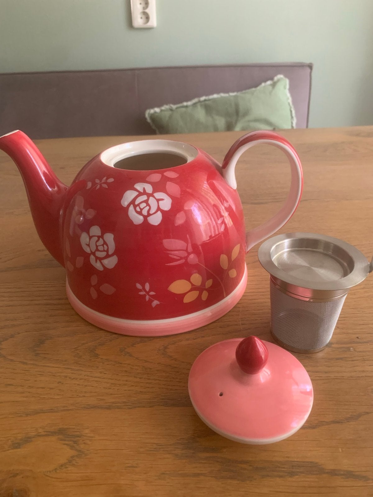 Cha Cult Theepot Rood met Bloemenpatroon en Zeef, Zo goed als nieuw, Steen/keramiek, Rood, Overige merken