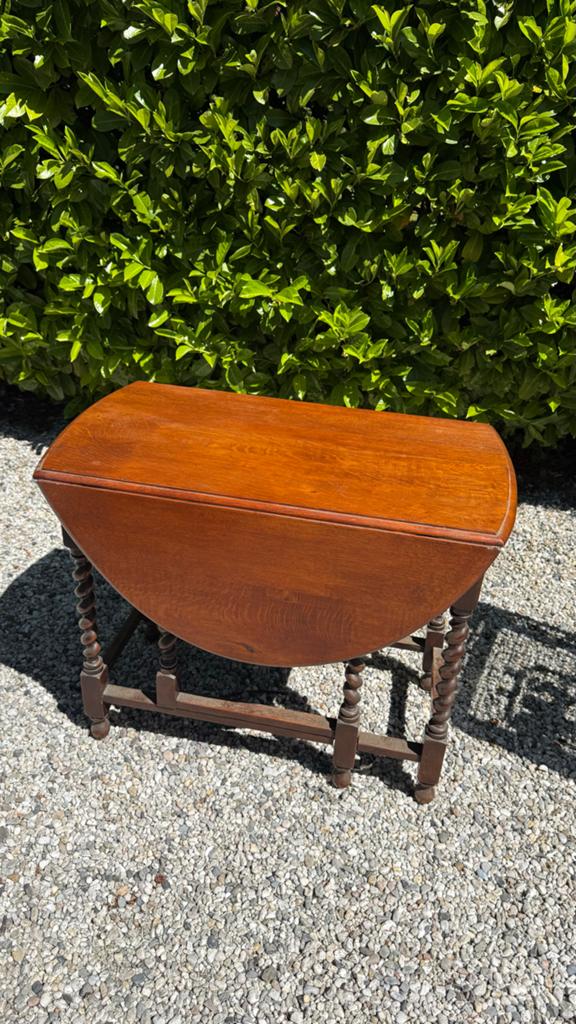 Engelse hangoor tafeltje, Antiek en Kunst, Ophalen of Verzenden