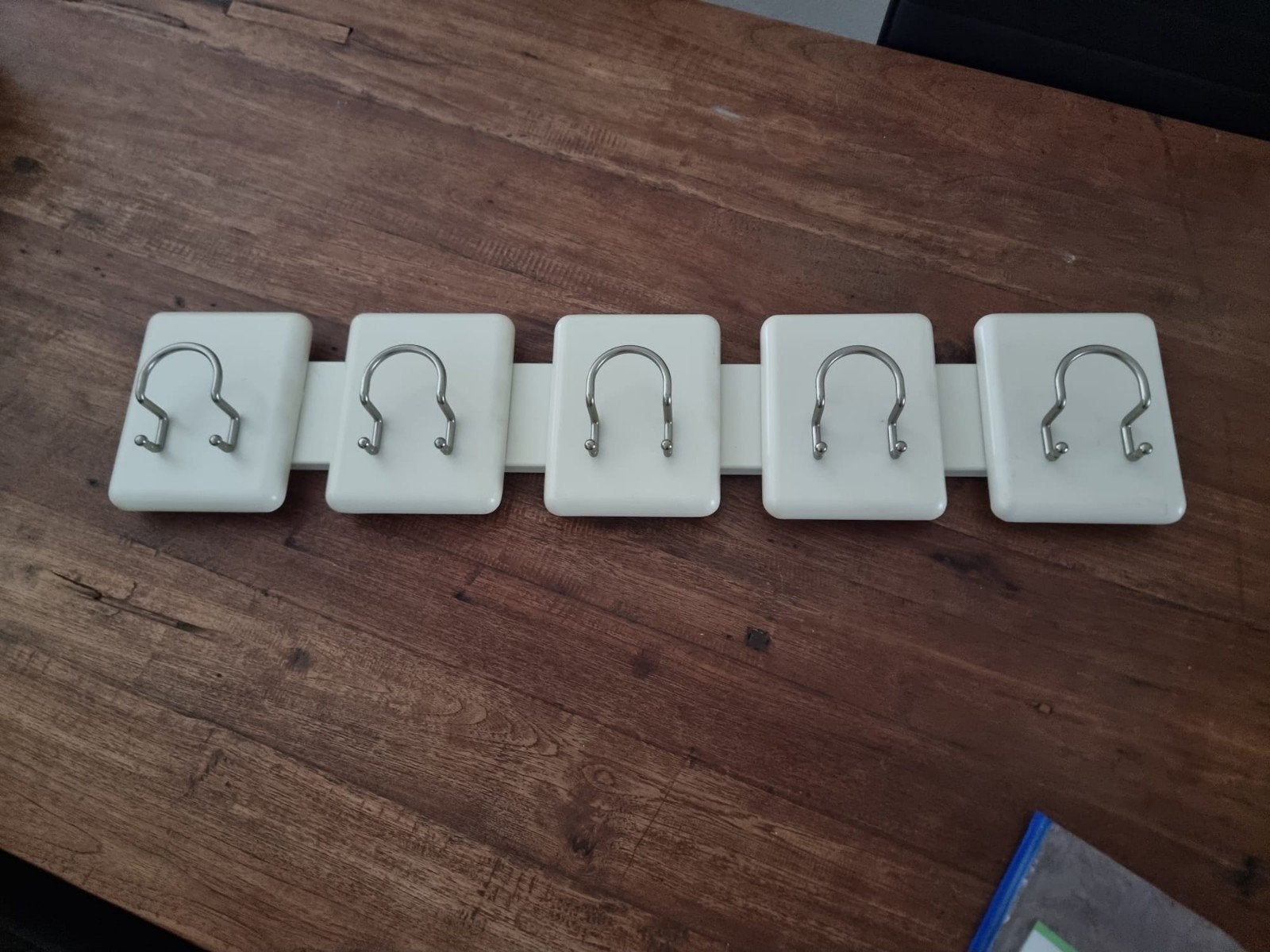 Witte wandkapstok met 5 haken, Huis en Inrichting, Kunststof, Gebruikt, Minder dan 100 cm, Ophalen
