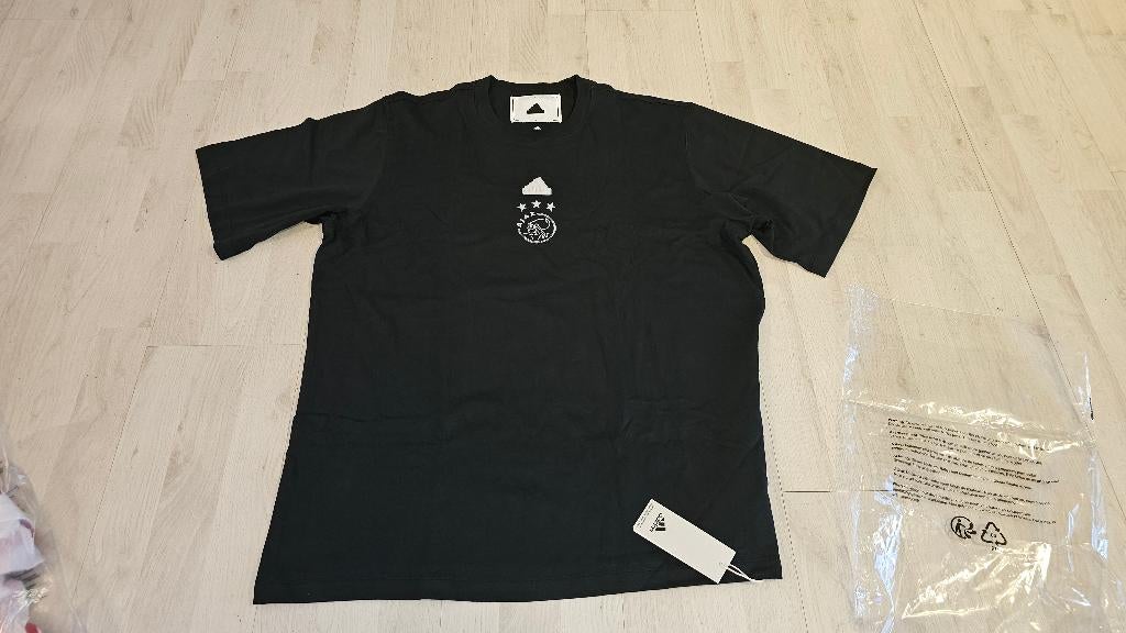 Ajax Casual Shirt! Seizoen 23/24! Mt M! NIEUW!, Ophalen of Verzenden, Nieuw, Rood, Voetbal
