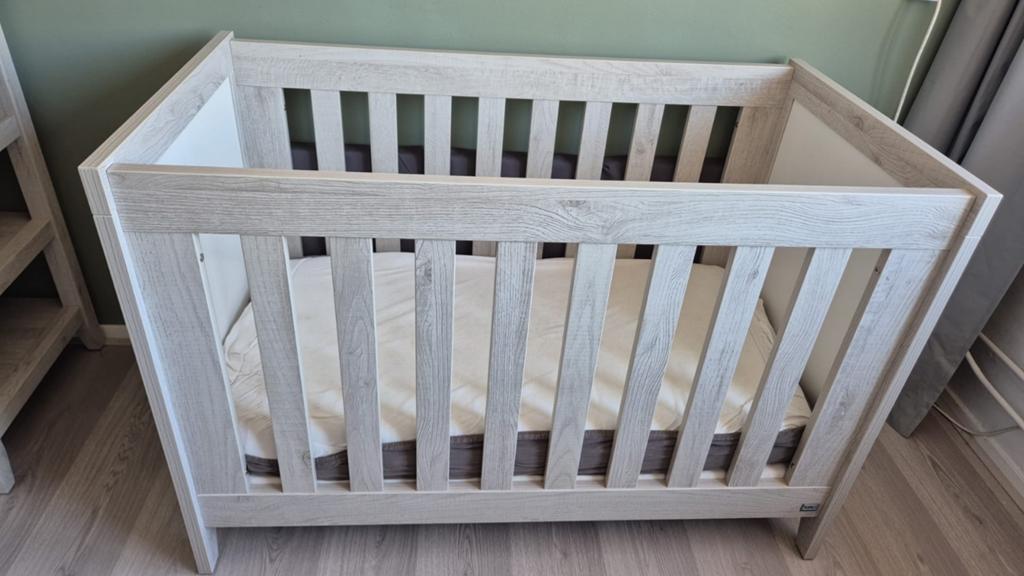 Complete babykamer: ledikant, commode, kledingkast, Kinderen en Baby's, Kinderkamer | Complete kinderkamers, Ophalen, Gebruikt