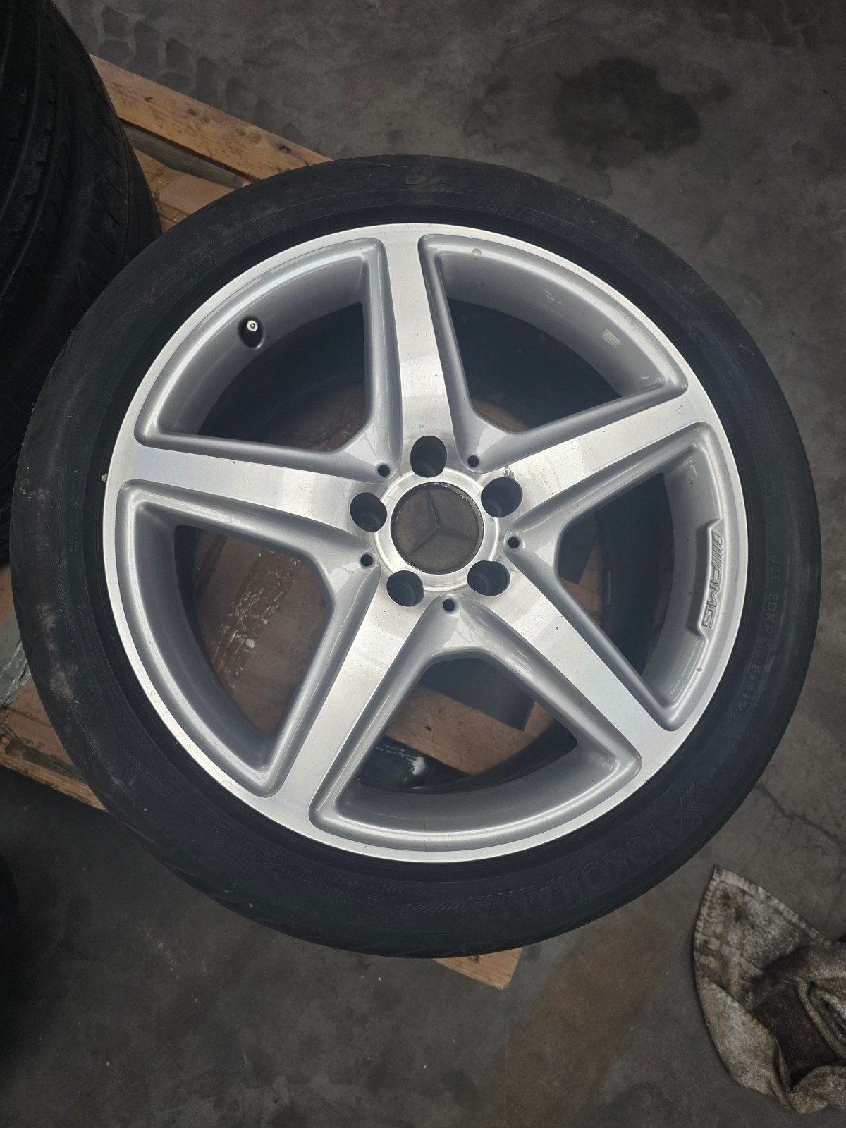 Mercedes-Benz CLS AMG 18 inch velgen met 285 en 255 banden, 18 inch, Gebruikt, 285 mm, Banden en Velgen