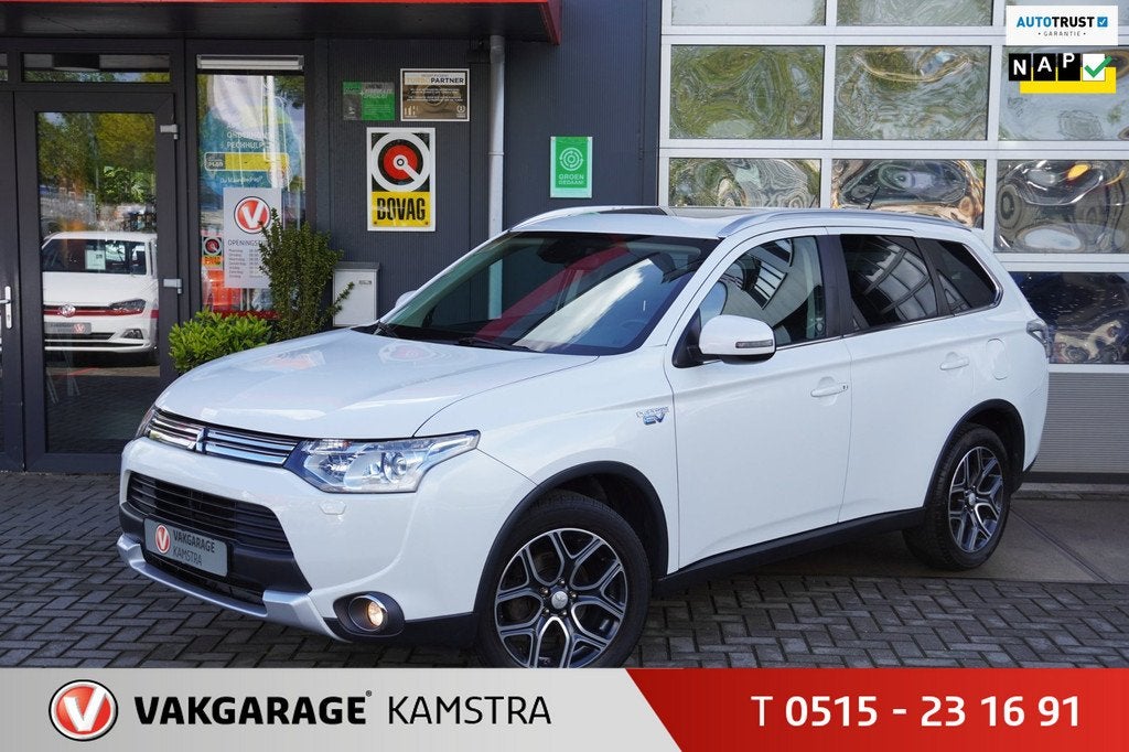 Mitsubishi Outlander 2.0 PHEV + Leder/Clima/Stoelverwarm., Auto's, Mitsubishi, 1998 cc, 4 cilinders, Wit, Vierwielaandrijving