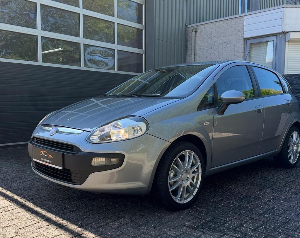 Fiat Punto 1.2 5DR 2011 Grijs, Auto's, Voorwielaandrijving, 1005 kg, Stof, 40 €/maand