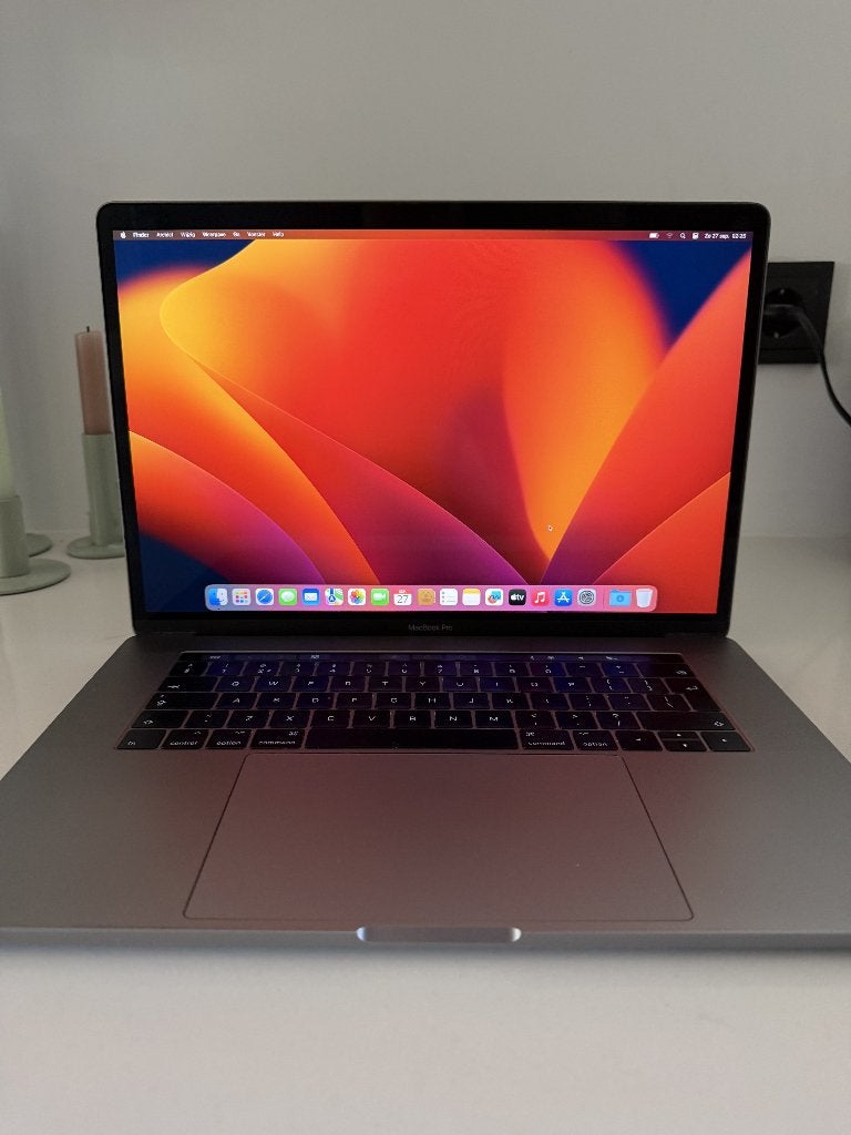 MacBook Pro 15' (2017) –  nette staat, 256 GB, 2 tot 3 Ghz, 15 inch, Zo goed als nieuw