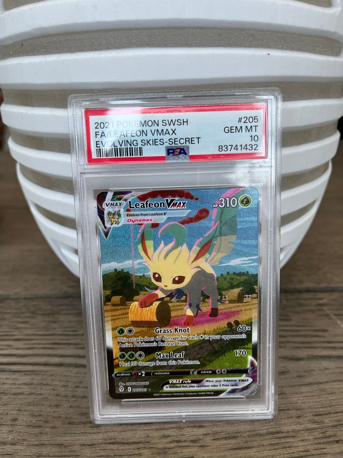 Leafeon VMAX PSA 10 - Evolving Skies Secret Rare, Ophalen of Verzenden, Zo goed als nieuw, Losse kaart