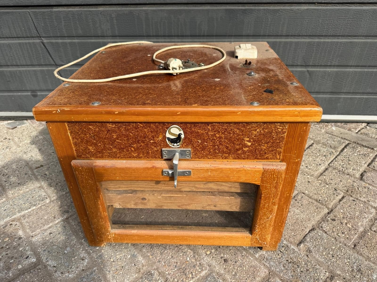broedmachine,  klassiek,  van hout gemaakt, Ophalen, Gebruikt