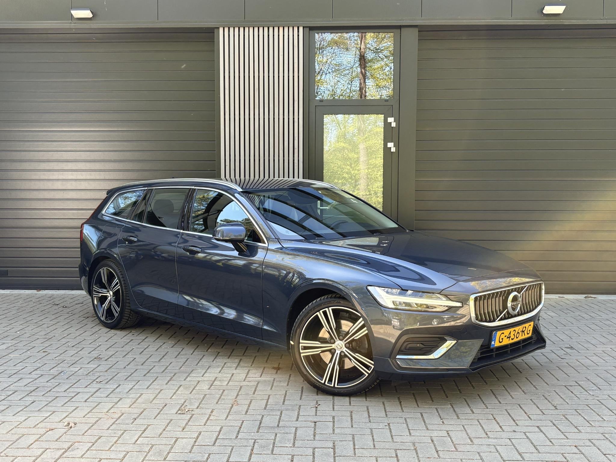 Volvo V60 2.0 T4 Inscription, 15 km/l, Euro 6, 1969 cc, Blauw