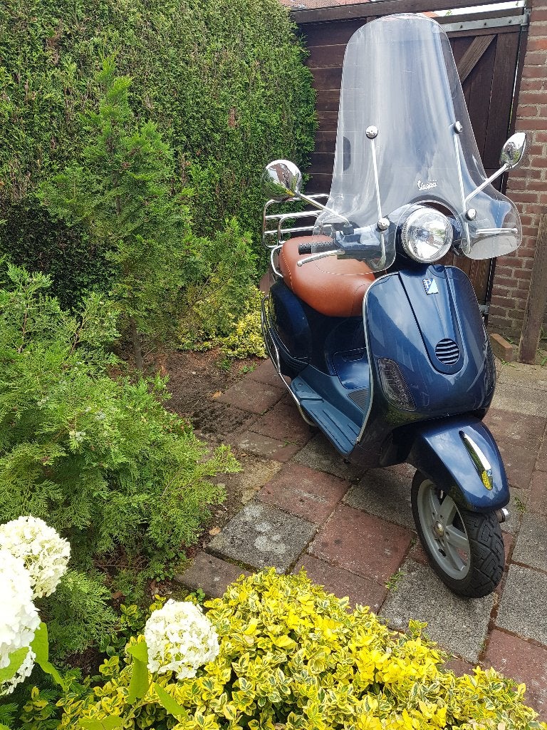 Te koop nette VESPA LX 50 4 Takt i.z.g.st. zeer mooi  !!, Fietsen en Brommers, Ophalen, Maximaal 45 km/u, Zo goed als nieuw, Benzine