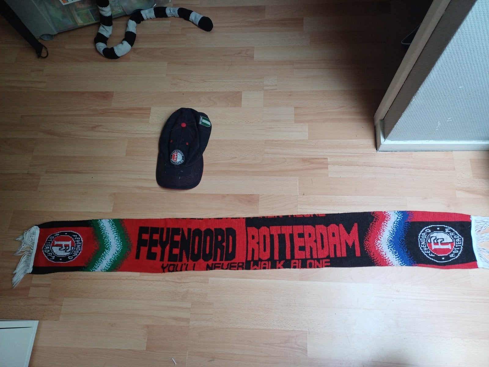 Feyenoord sjaal en pet - You'll Never Walk Alone, Ophalen