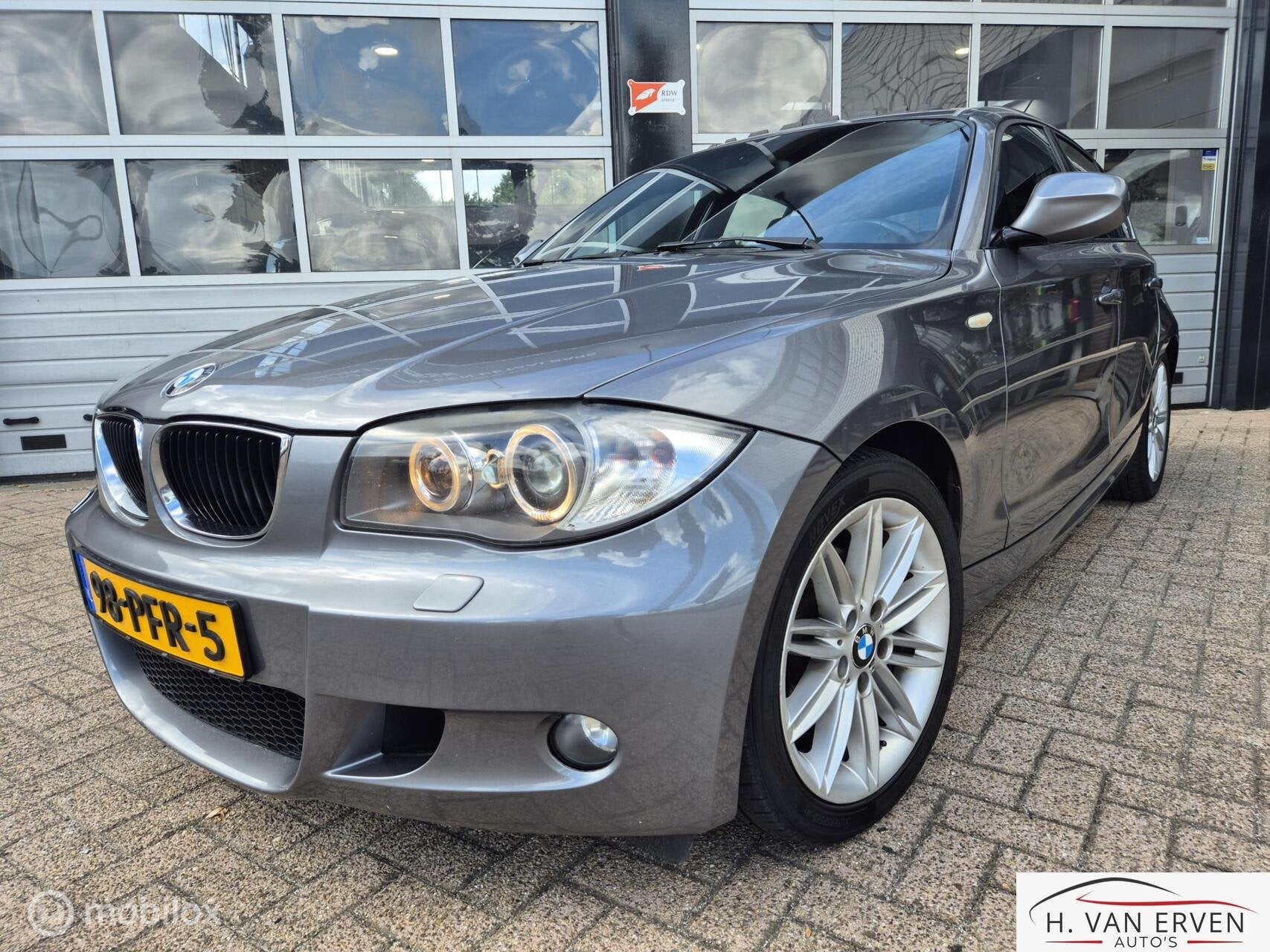 BMW 1-serie 120i SCHUIFKANTELDAK XENON PDC 17" SPORTSTOELEN, 1-Serie, Euro 5, 1995 cc, 680 kg