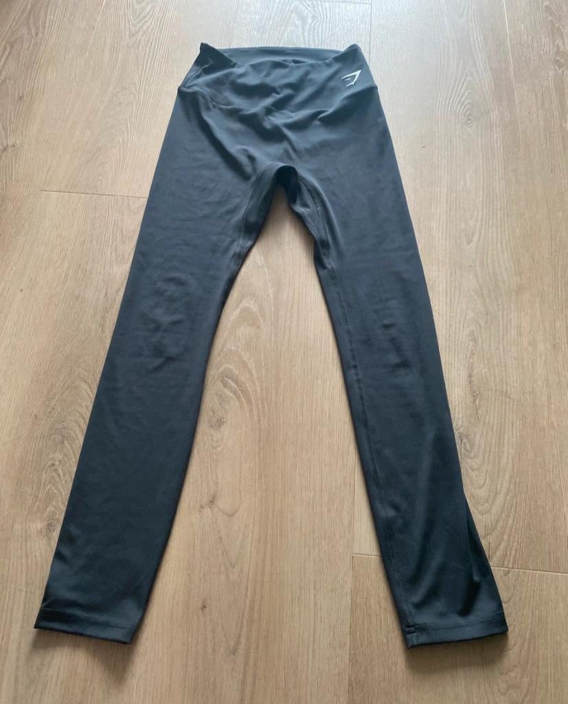 2 x Gymshark legging zwart en grijs maat S, Overige kleuren, Ophalen of Verzenden, Fitness of Aerobics, Maat 36 (S)