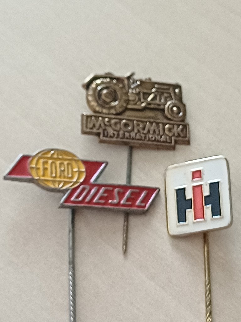 3 trekkerspelden, Verzenden, Gebruikt, Merk, Speldje of Pin