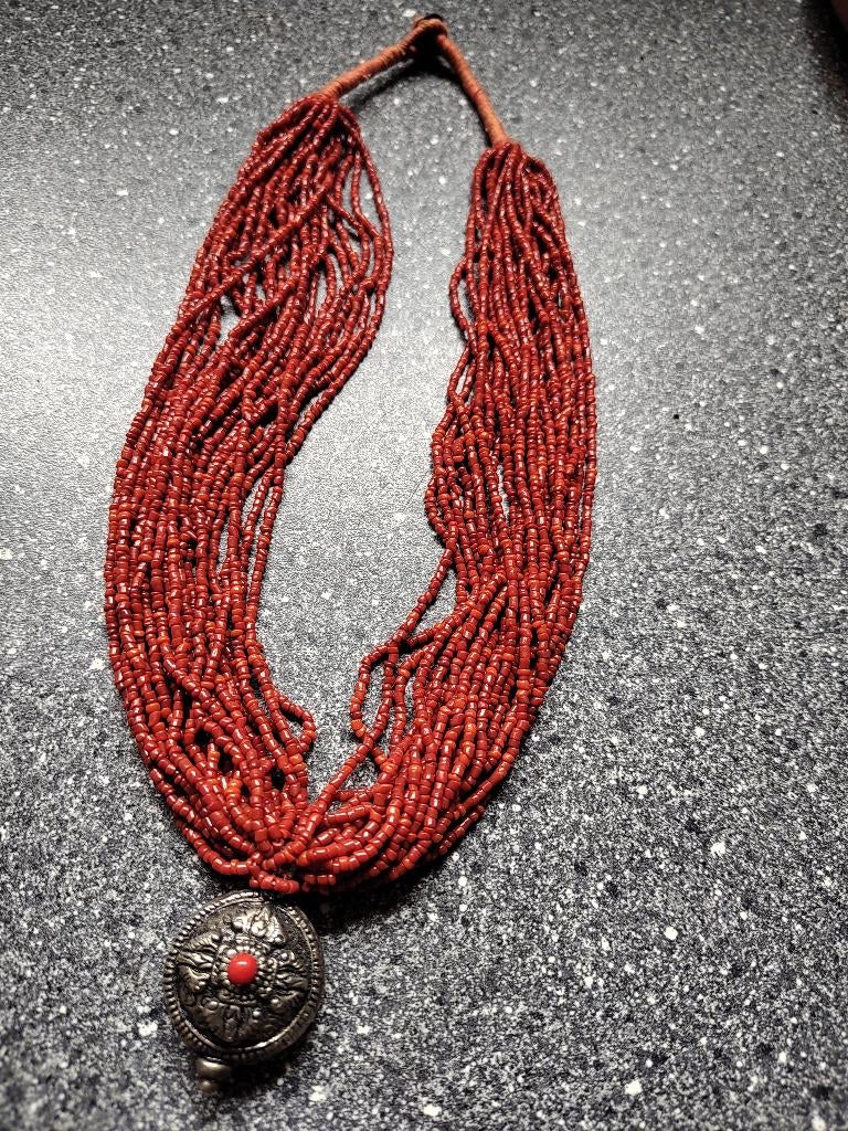 Bloedkoraal Ketting Zilver Amulet Antiek Himalaya, Ophalen, Zilver, Ketting, Met edelsteen
