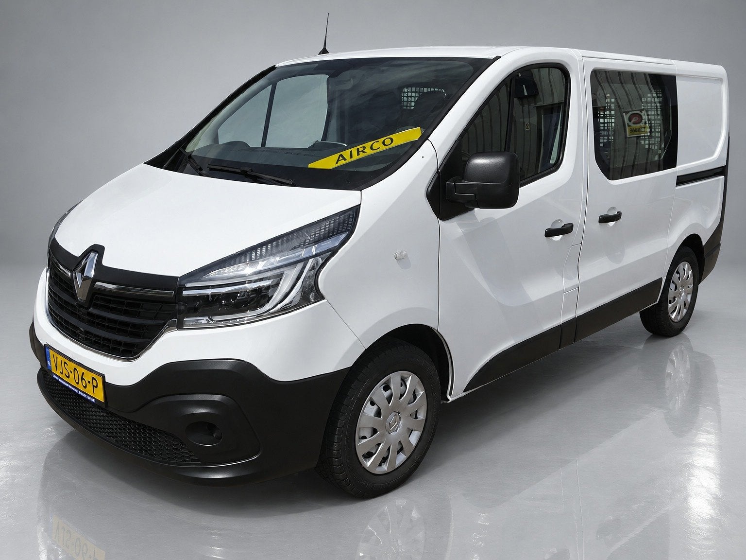 Renault Trafic 2.0 dCi 120 T29 L1H1 2 x SCHUIFDEUR AIRCO NAV, Voorwielaandrijving, Dealer onderhouden, Gebruikt, 4 cilinders