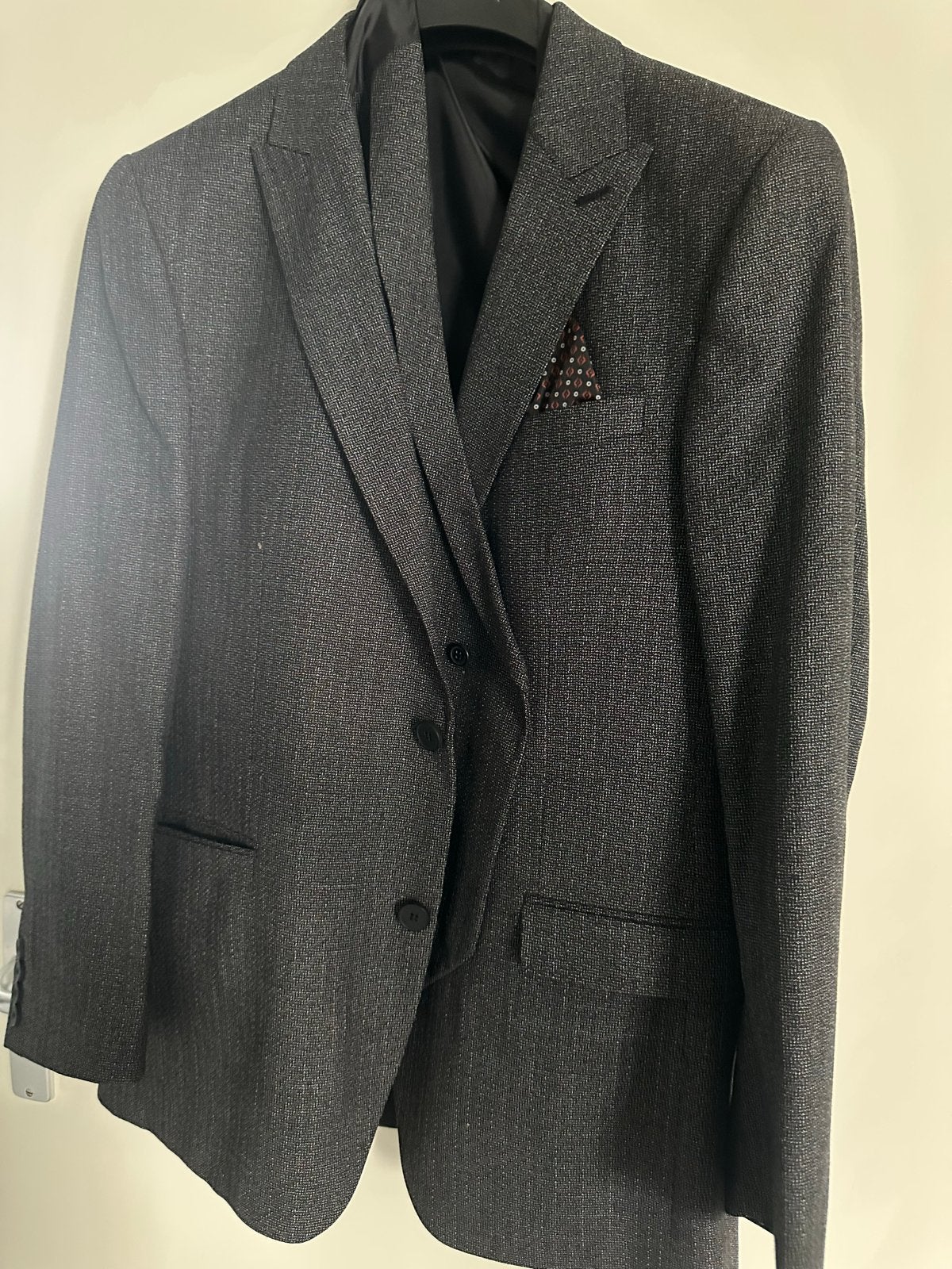 Stijlvol herenpak - Grijs - Maat L, Kleding | Heren, Ophalen, Zo goed als nieuw, Maat 52/54 (L), Grijs