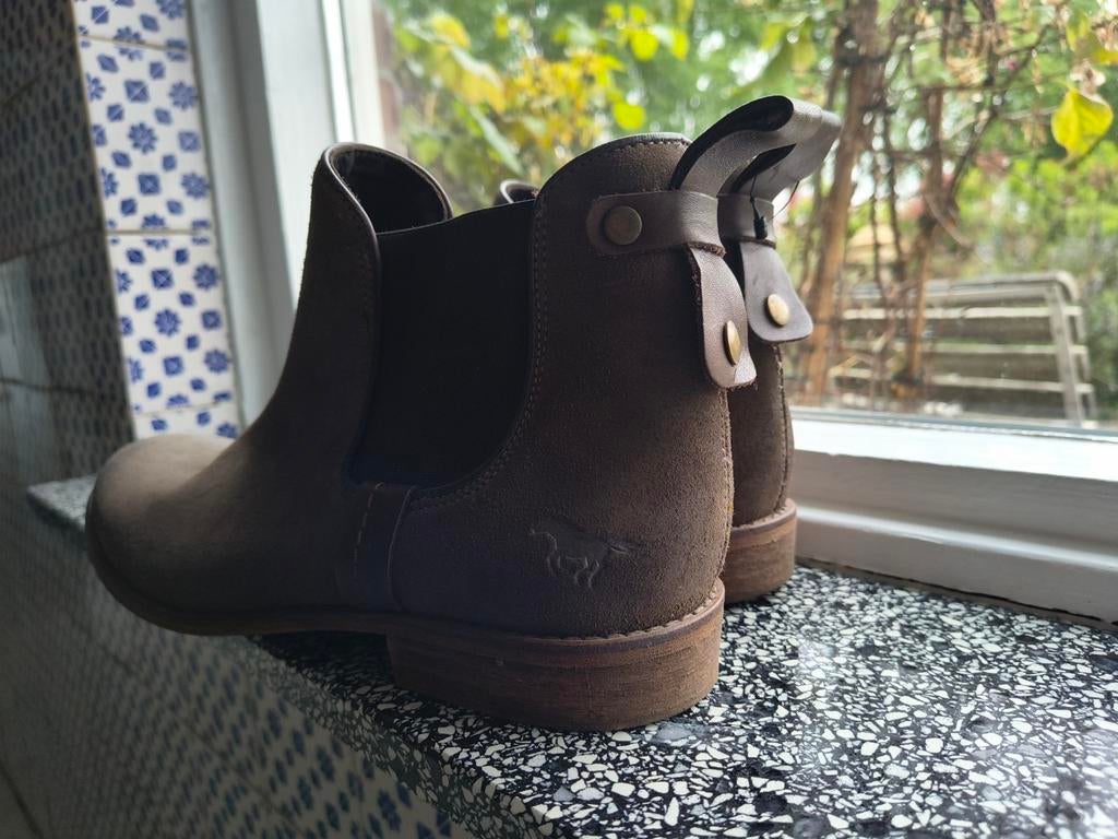 Stijlvolle suède enkellaarzen - Bruin maat 43 / 44, Kleding | Dames, Schoenen, Bruin, Lage of Enkellaarzen, Ophalen of Verzenden