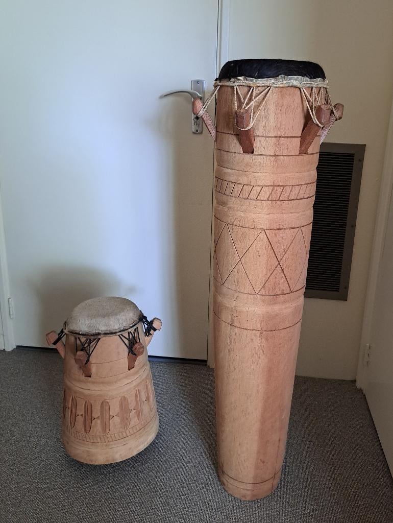 Surinaams houtsnijwerk, Antiek en Kunst, Ophalen