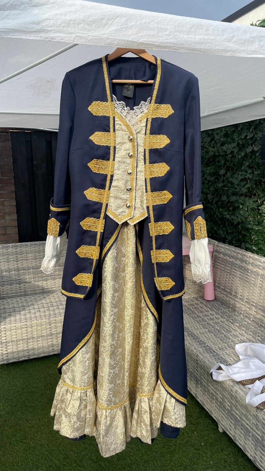 Prachtig kostuum maat  M, Ophalen of Verzenden, Pak of Jurk