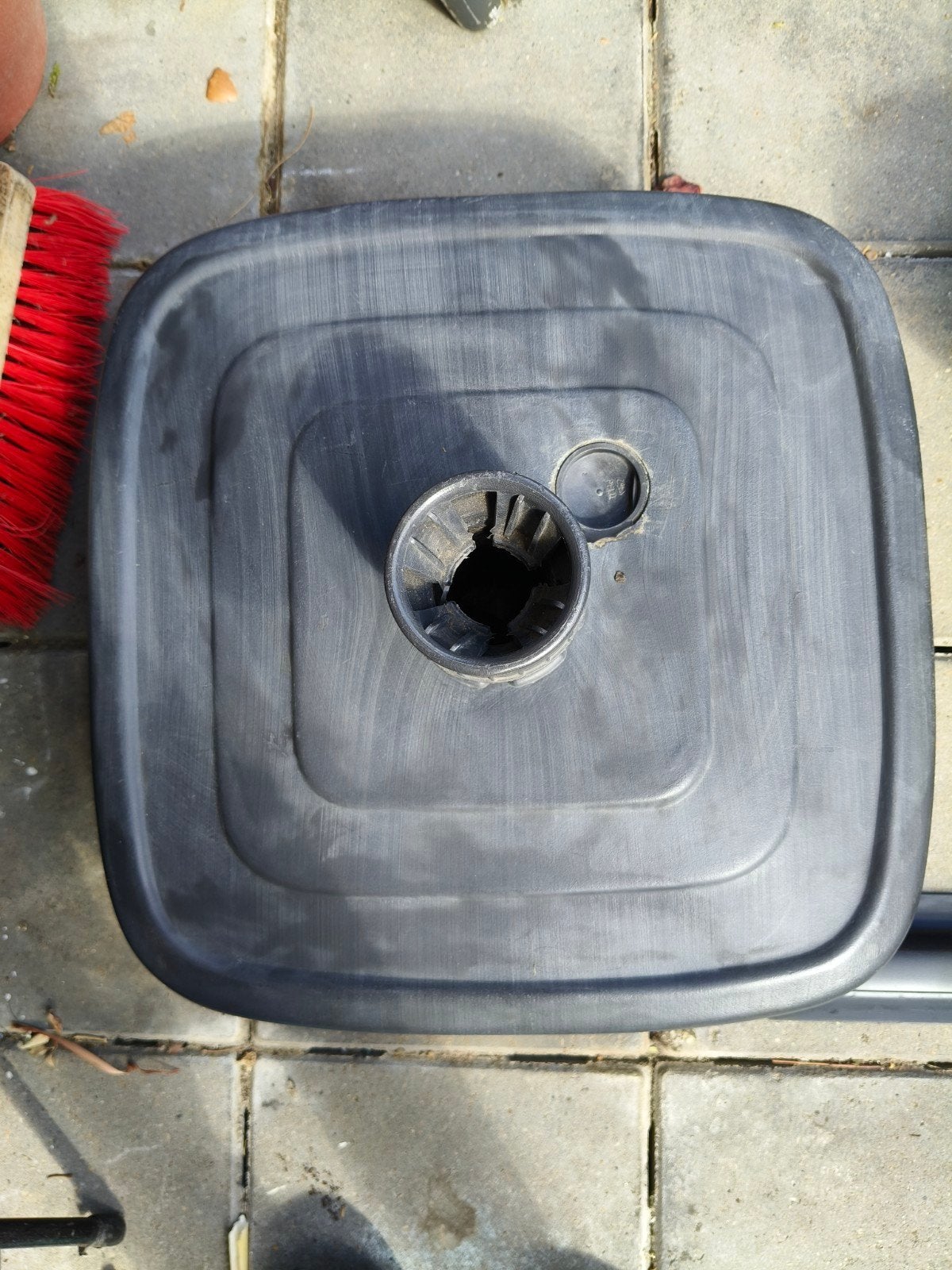 Stevige parasolvoet 46x46 cm – 37 kg met zand gevuld, Ophalen, Gebruikt, Minder dan 1 meter, Parasolvoet
