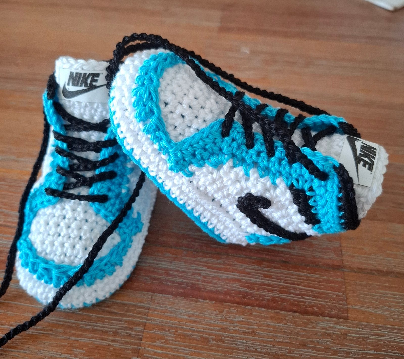 Stoere gehaakte baby sneaker slofjes 0-3 mnd, Slofjes, Jongetje of Meisje, Nieuw, Ophalen of Verzenden