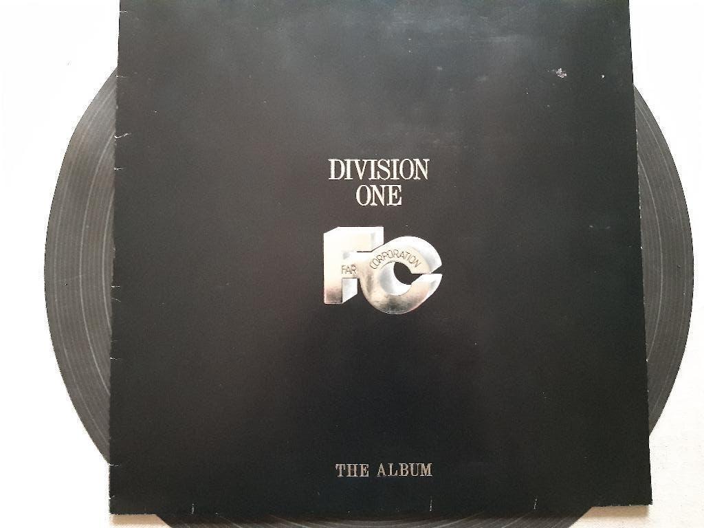 Far Corporation - Division One, Gebruikt, Ophalen of Verzenden, 12 inch, Inclusief binnenhoes