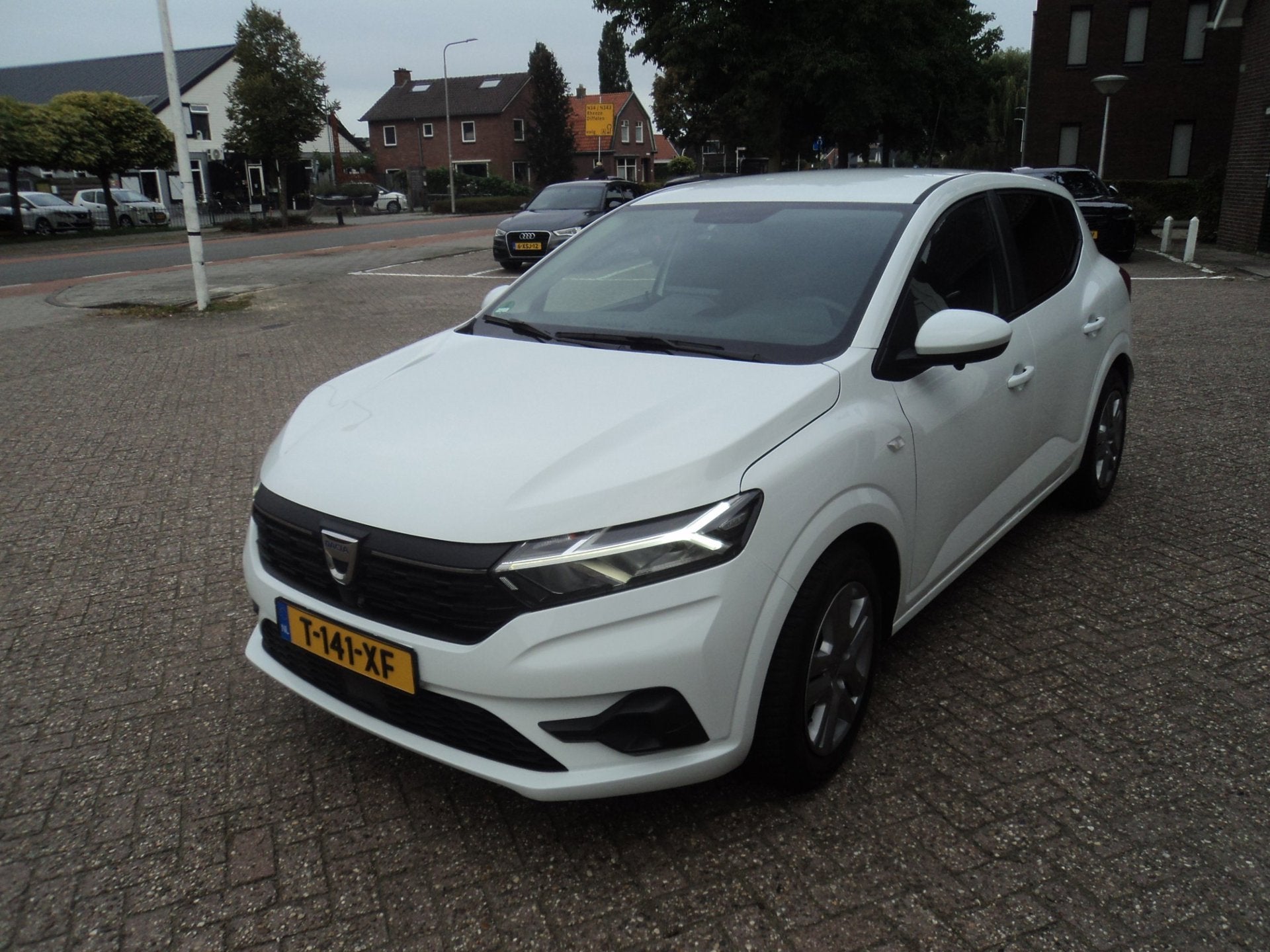 Dacia SANDERO 1.0 TCE Cruise Control 360 Camera Apple Carpla, Stof, 540 kg, 980 kg, Wit